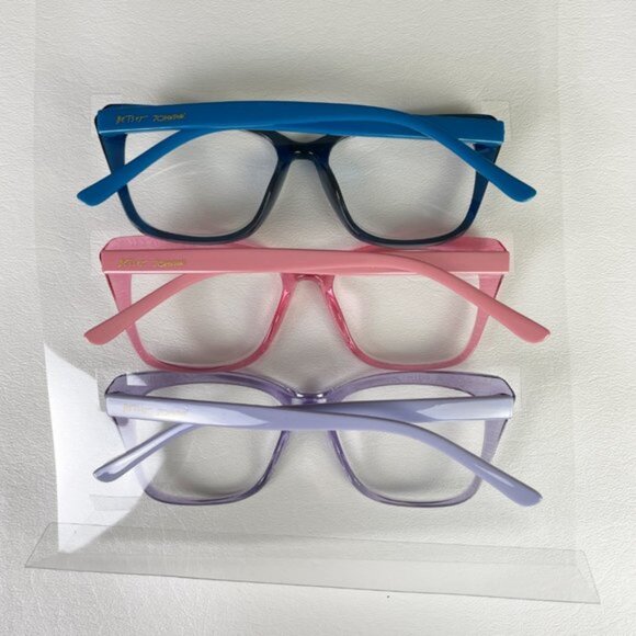Betsey Johnson +1.50 Reading Glasses Purple Pink Blue - Picture 3 of 3